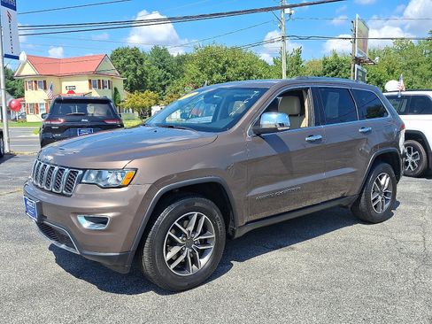 Used 2020 Jeep Grand Cherokee Limited w/ Trailer Tow Group IV image 3