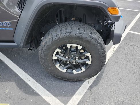 Used 2024 Jeep Wrangler Unlimited Rubicon 4xe w/ Convenience Group AWD/4WD image 12