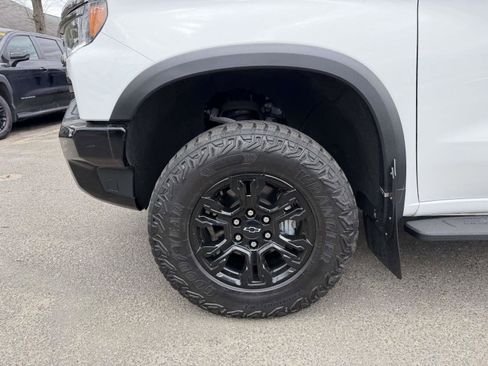 Certified 2023 Chevrolet Silverado 1500 ZR2 w/ Technology Package image 9