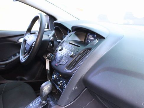 Used 2017 Ford Focus SE image 10