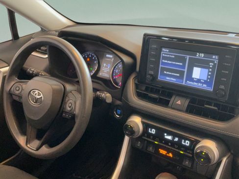 Used 2019 Toyota RAV4 XLE w/ Convenience Package FWD image 35