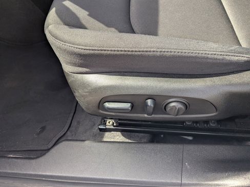 Used 2024 Chevrolet Malibu LT image 11