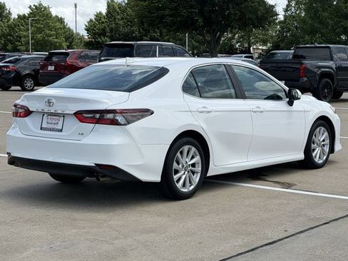 Used 2021 Toyota Camry LE FWD image 4