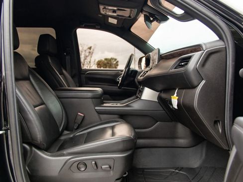 Used 2021 Chevrolet Suburban LT RWD image 23
