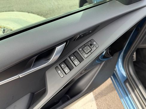 Certified 2023 Kia Niro SX Touring image 12