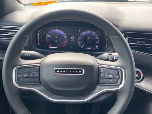 Used 2024 Jeep Wagoneer Series II AWD/4WD image 8
