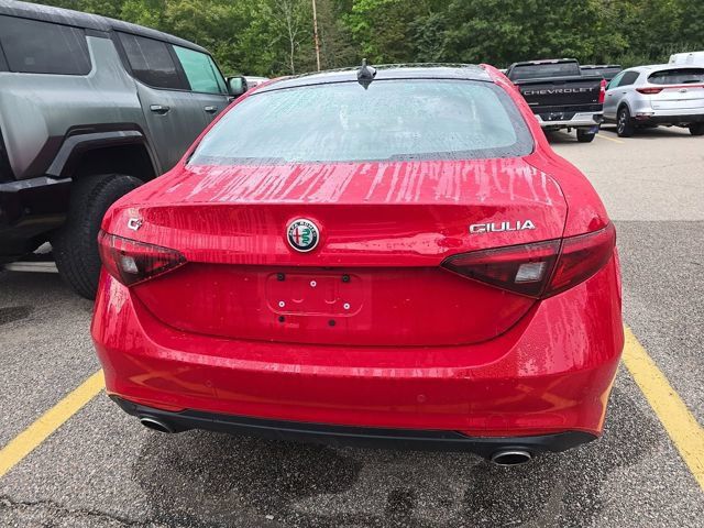 Used 2021 Alfa Romeo Giulia Ti AWD/4WD image 4