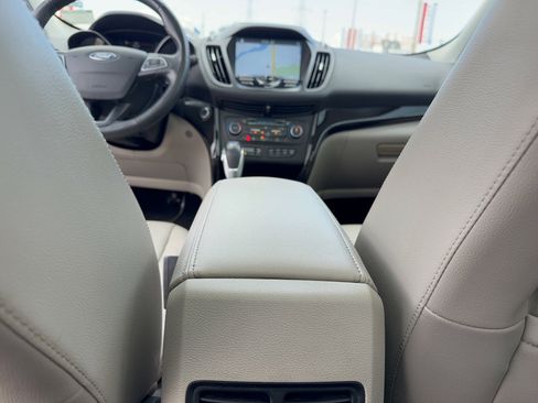 Certified 2019 Ford Escape Titanium image 32
