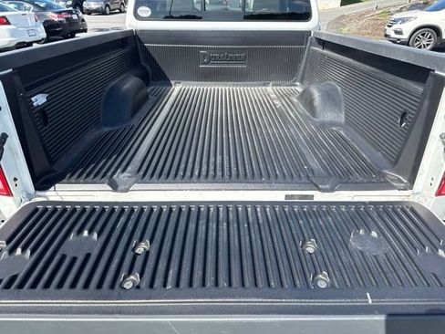 Used 2015 Nissan Frontier SV AWD/4WD image 10