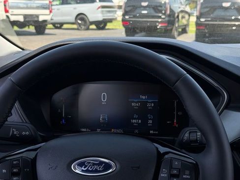 Used 2025 Ford Escape Active w/ Cold Weather Package AWD/4WD image 7