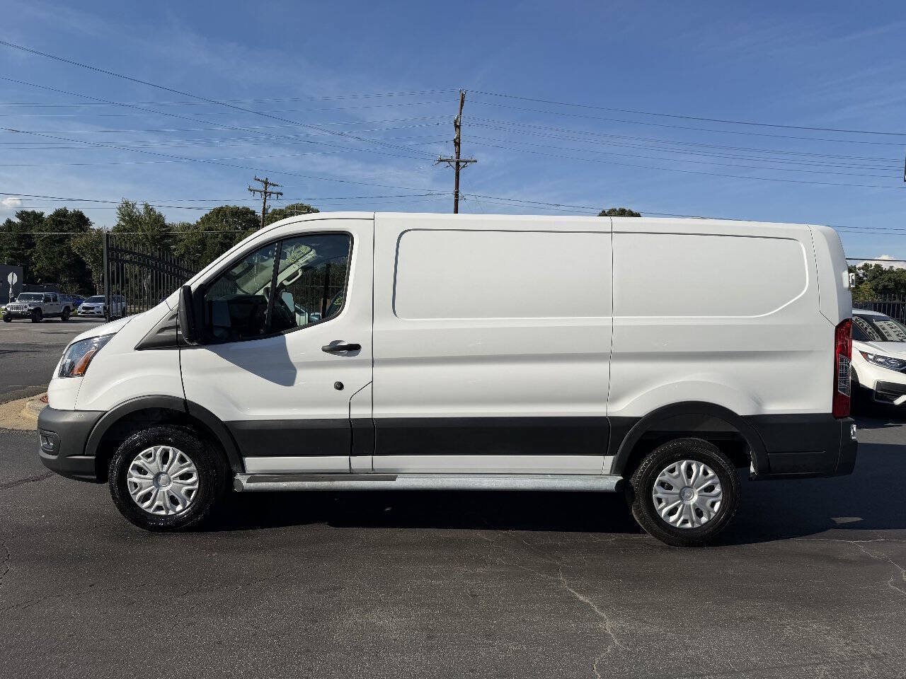 Used 2025 Ford Transit 250 Low Roof w/ Exterior Upgrade Package RWD image 8