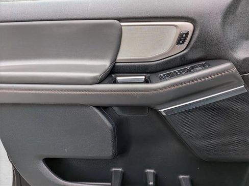 Used 2025 Ford Expedition Active image 10