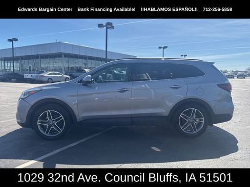Used 2017 Hyundai Santa Fe SE image 5