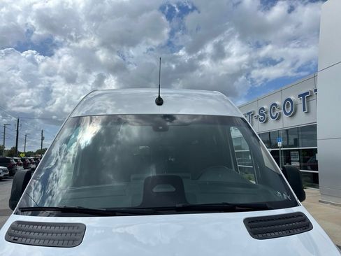Used 2025 Mercedes-Benz Sprinter 2500 image 17