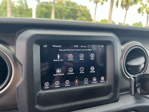 Used 2018 Jeep Wrangler Unlimited Sport S AWD/4WD image 24