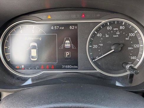 Used 2025 Nissan Versa SV image 11