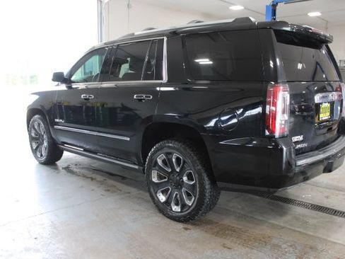 Used 2020 GMC Yukon Denali w/ Denali Ultimate Black Edition AWD/4WD image 8
