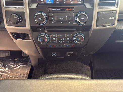 Certified 2017 Ford F250 Lariat w/ Lariat Ultimate Package AWD/4WD image 26