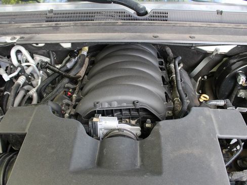 Used 2020 Chevrolet Suburban LT RWD image 58