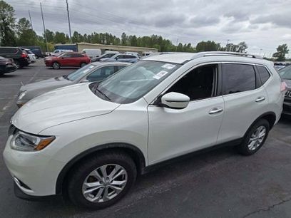 Used 2016 Nissan Rogue SV