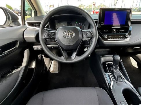 Used 2023 Toyota Corolla LE image 5