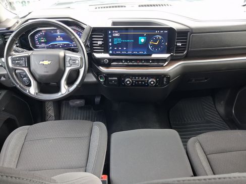 Used 2025 Chevrolet Silverado 2500 LT w/ Convenience Package AWD/4WD image 8