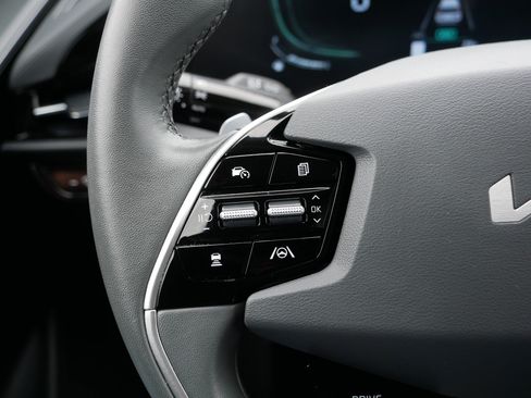 Certified 2023 Kia Niro EX image 31