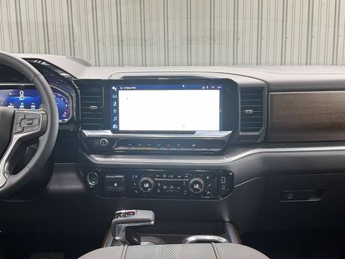 Used 2026 Chevrolet Silverado 1500 High Country w/ Midnight Edition AWD/4WD image 23