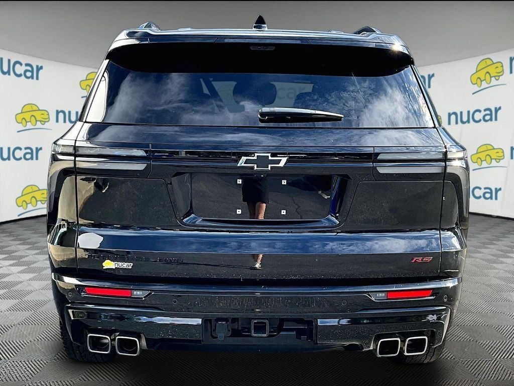 Used 2024 Chevrolet Traverse RS w/ LPO, Floor Liner Package AWD/4WD image 6