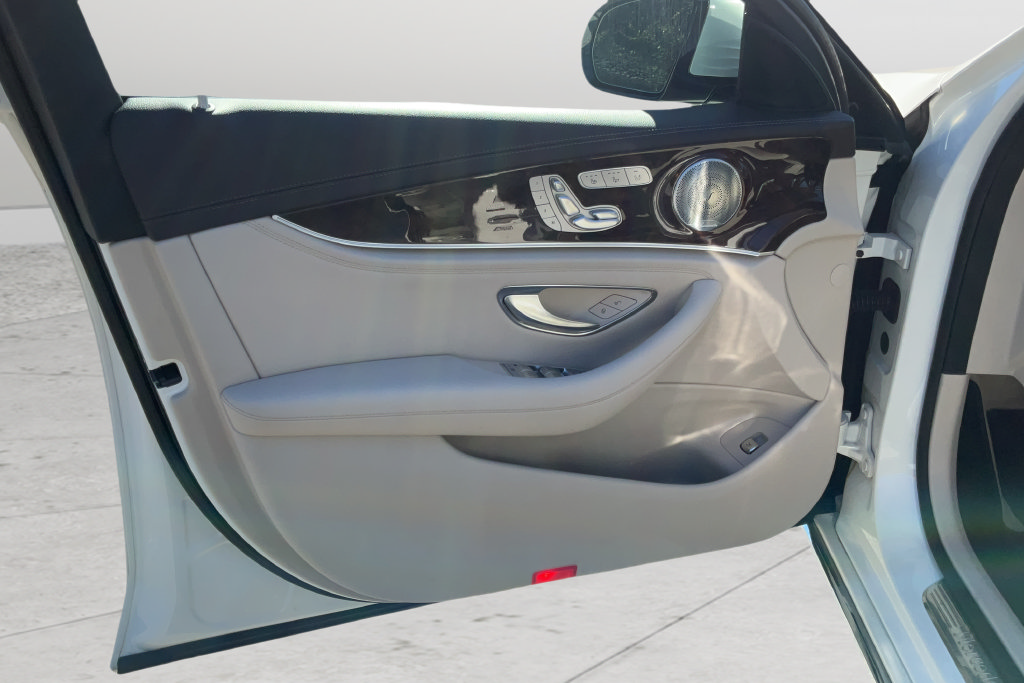 Used 2017 Mercedes-Benz E 300 image 10