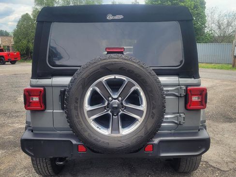 Used 2021 Jeep Wrangler Unlimited Sahara AWD/4WD image 7