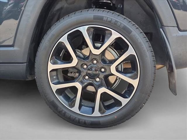 Used 2018 Jeep Compass Limited w/ Safe & Security Group FWD image 23