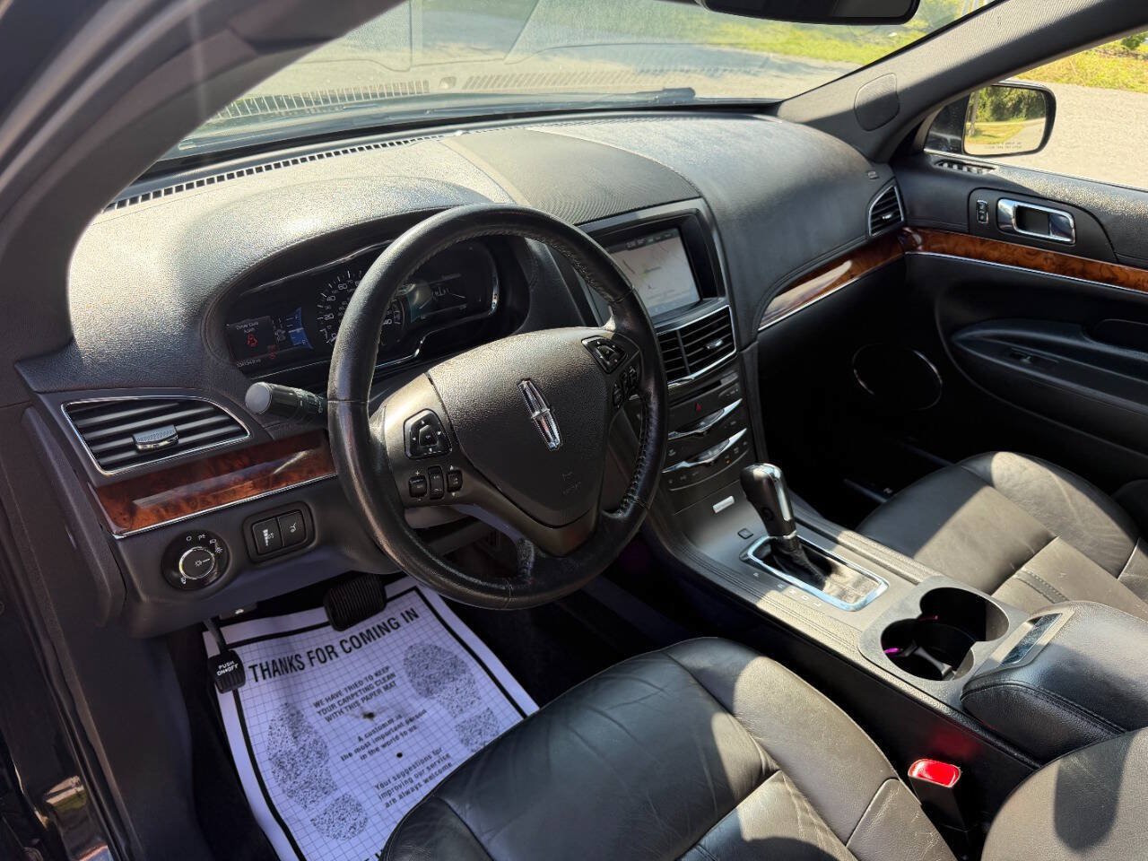 Used 2015 Lincoln MKT AWD image 19