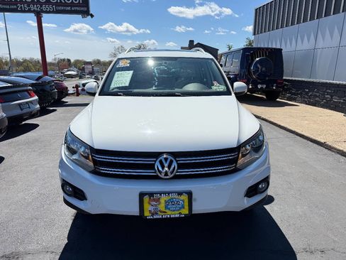 Used 2012 Volkswagen Tiguan S image 2