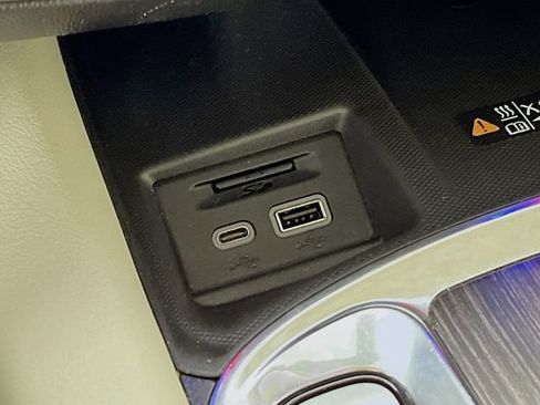 Used 2023 Buick Enclave Avenir w/ Avenir Technology Package AWD/4WD image 21