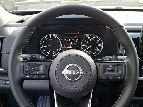 New 2025 Nissan Pathfinder SL image 14