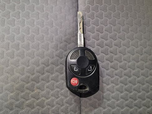 Used 2017 Ford Escape SE image 32