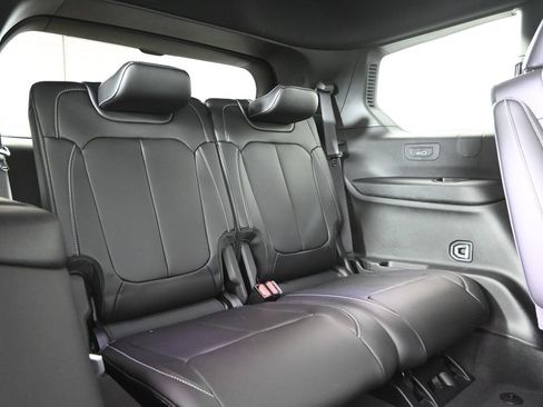 New 2026 Jeep Grand Cherokee L Limited AWD/4WD image 17