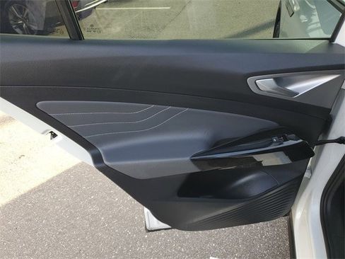 Certified 2023 Volkswagen ID.4 Pro S Plus image 9