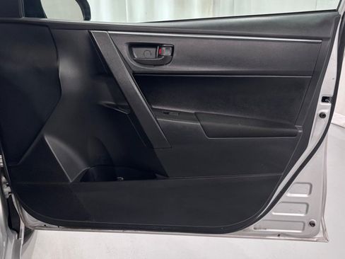 Used 2015 Toyota Corolla L FWD image 19