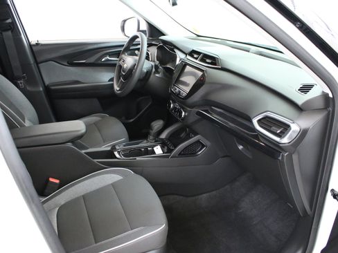 Used 2023 Chevrolet TrailBlazer LT w/ Convenience Package image 29