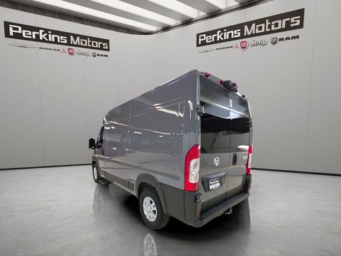 New 2025 RAM ProMaster 1500 w/ Quick Order Package 22G SLT image 3