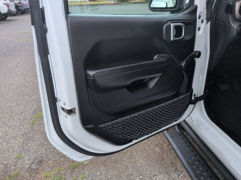 Used 2018 Jeep Wrangler Unlimited Sport AWD/4WD image 9