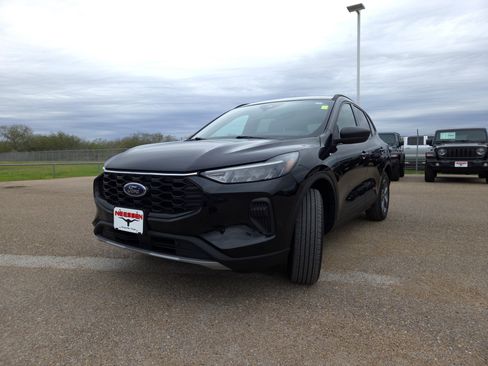 Used 2025 Ford Escape ST-Line image 3