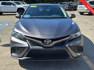 Used 2021 Toyota Camry SE video 2