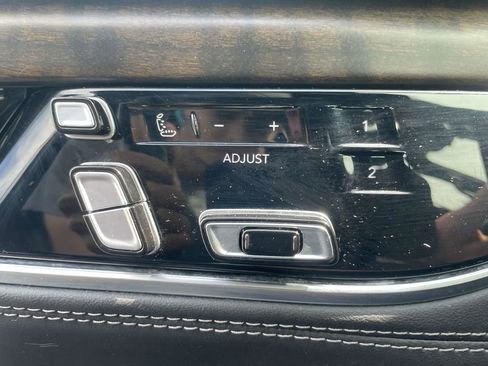 Certified 2023 Jeep Grand Wagoneer Series II image 29