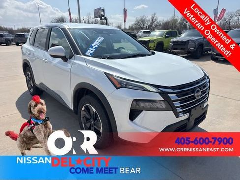 Used 2025 Nissan Rogue SV image 8