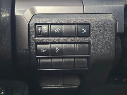 Used 2025 Toyota 4Runner SR5 AWD/4WD image 23