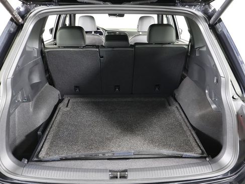 Certified 2024 Volkswagen Tiguan SE R-Line AWD/4WD image 21