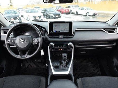 Used 2024 Toyota RAV4 LE image 8